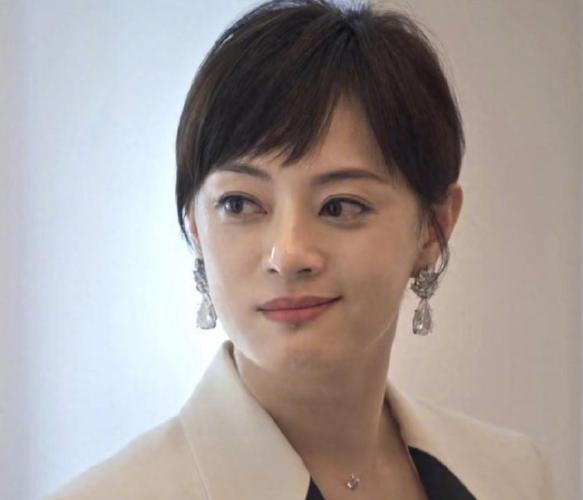 2025澳门天天开好彩大全回顾和孙俪唇下痣没了与孙俪嘴唇的痣